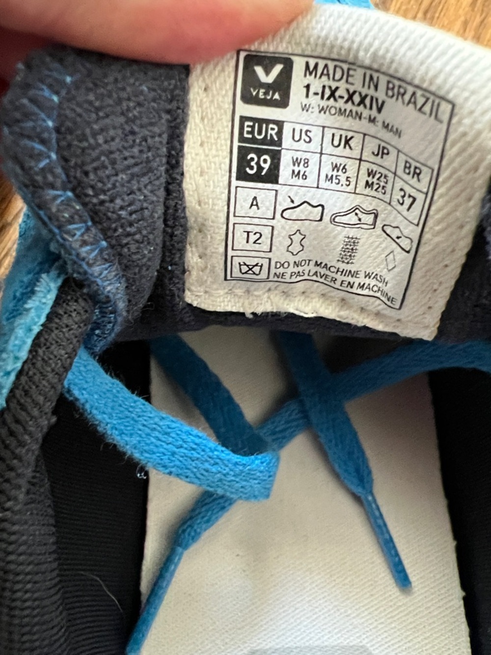 Veja Blue suede Volley Sneaker. Size 8 EU 39 - Picture 8 of 11